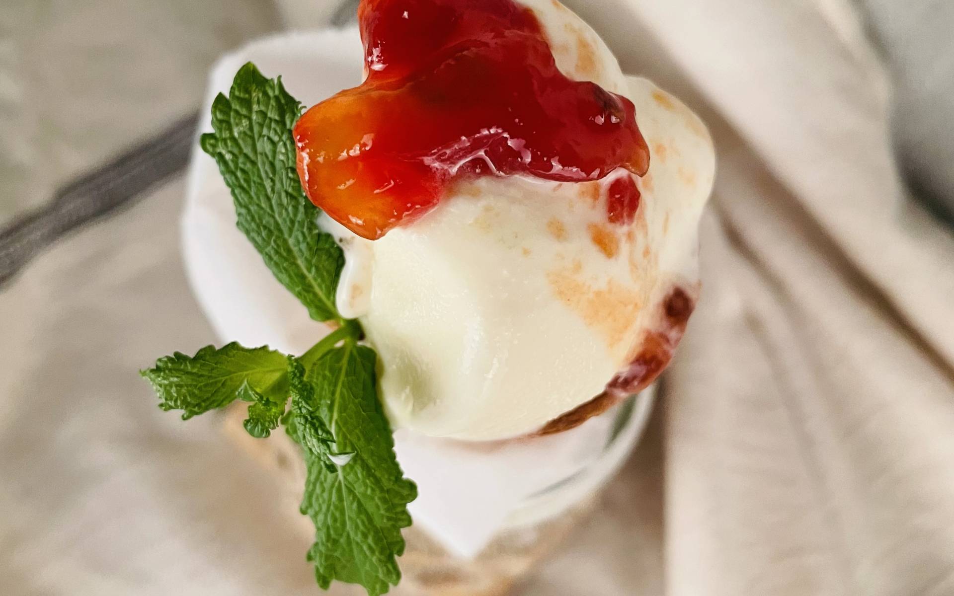 HELADO DE PHILADELPHIA CON MERMELADA DE TOMATE